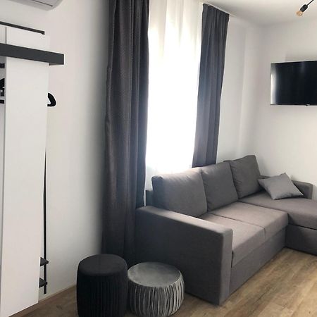Apartmaji Meli Pu Izola Exterior foto